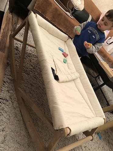 usag bewiyi: Oğlan və qız üçün, Yeni, Dördbucaq, Beşik, Dəstsiz, Matrassız, Yellənmə mexanizm ilə — 2