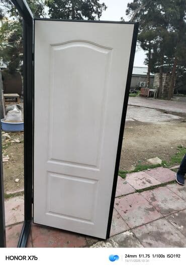 resotka qapilar: Satılır: Dəmir giriş qapısı (içdən MDF panel) Xüsusiyyətlər: - — 5