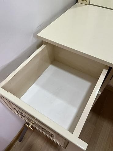 bar oturacaqlari: Dördbucaq masa — 2