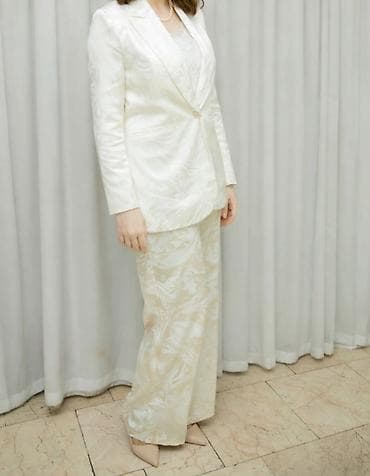 Digər qadın geyimləri: Zərif naxışlı krem-ağ qadın kostyumu – 3 hissəli dəst: - Blazer: tək — 1