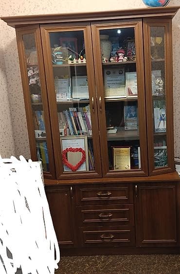 dolab skaf: Klassik üslubda vitrinli kitab şkafı - Material: taxta əsaslı (şpon — 1