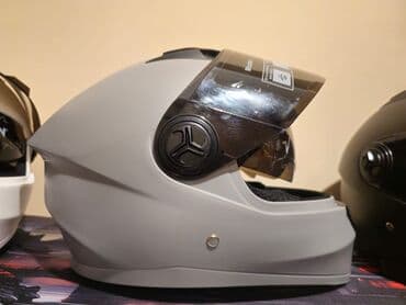 bu avtomobil traktor variantı: Moto dəbilqələri.Yenidir.Ceşidlər var.2 visorludu( elave oz ackisi — 6