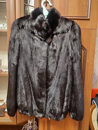 Qadınlar üçün qara mink (su samuru tipli) kürk gödəkçə - Model: qısa