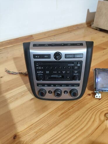 андроид мониторы prado: Avtomobil üçün radio və ekran bloku. Bu komplektə avtomobilin mərkəzi — 5