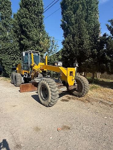 xcmg: XCMG GR215 yol hamarlayıcı (motor grader) - Güclü dizel mühərrik və — 3