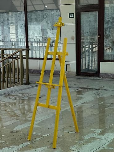 Açıq sarı rəngli taxta molbert - Material: keyfiyyətli ağac, səthləri