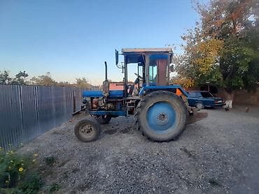 motorlu skuter: Kənd təsərrüfatı işləri üçün mavi rəngli tsəndləri əkərli traktor.3 - — 3