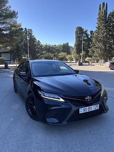 Toyota Camry: 2.5 l | 2018 il Sedan