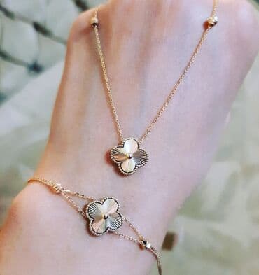 Dəstə daxildir: Bilərzik, Sep, Pandora, Sarı qızıl, 585 Əyar, 324 g