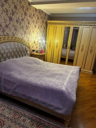 quasar kirayə evlər: Satılır: tam mebellı mənzil interyeri - Yataq otağı 1: klassik — 4