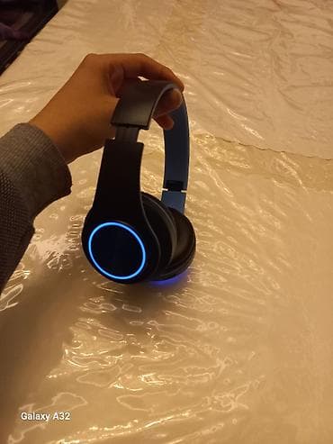 Masaüstü kompüterlər və iş stansiyaları: LED işıqlı simsiz qulaqlıq - Over-ear dizayn: yumşaq yastıqlar — 2