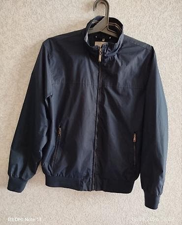 Пальто: Kişi gödəkcəsi. 36, 38.Razmerlərə gedir. S, M — 2