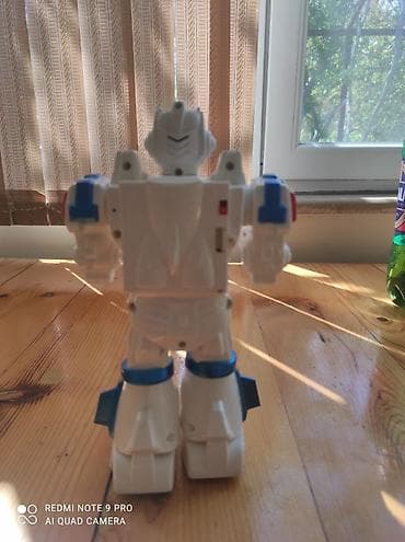 yagis ucun plas: Uşaq oyuncağı – robot fiqur — 2