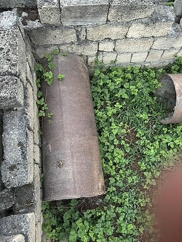 бачок для унитаза: Qalın divarlı metal boru parçası. Silindrik formadadır və ağır metall — 2