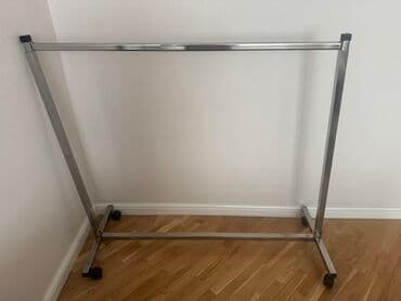 ən ucuz kombilər: Sadə, möhkəm və minimalistik geyim asqısı gündəlik istifadə üçün — 1