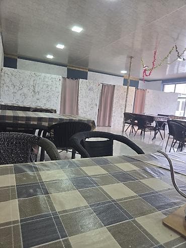Ofisiant, Qadın, 30 yaş, 1 ildən az təcrübə