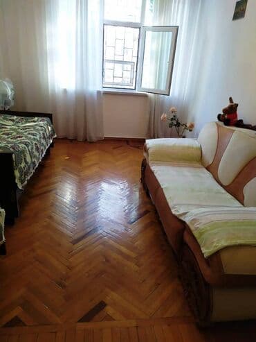 ağ şeher evler: Bakı, 3 otaqlı, Köhnə tikili, 70 kv. m — 2