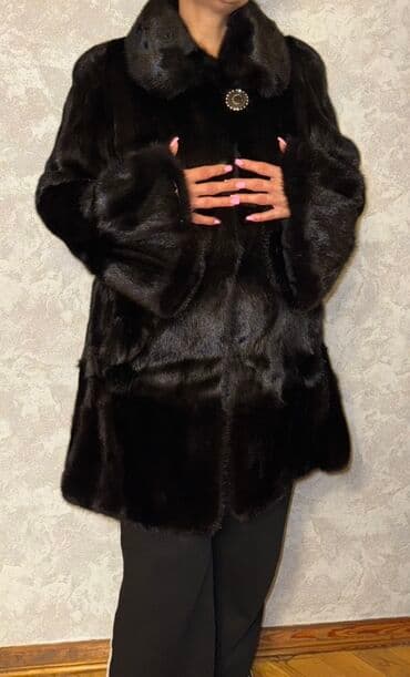 qaragüldən qadın şubaları: Brend: Karolina Qadın üçün tünd qəhvəyi/şokolad rəngində xəz palto. - — 6