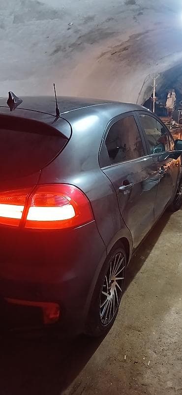 mersedes diski teker: Kia Rio hatchback - Kuzov: 5 qapılı hatchback, tünd boz rəng - — 4