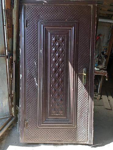ayna qapi: Dəmir giriş qapısı - Material: möhkəm metal konstruksiya - Rəng: tünd — 1