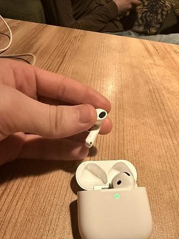sesguclendirici: Apple AirPods (3-cü nəsil) simsiz qulaqcıq - Dizayn: Qısa “stem”li — 4