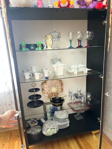 стеклянный журнальный стол: Б/у, Распашной, 2 двери Прямой шкаф, Буфет, Россия — 2