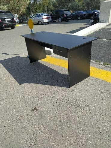 угловой офисный стол: Новый, Для директора, Угловой стол — 1