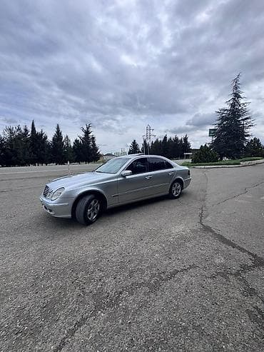 Mercedes-Benz E-Class sedan (W211), gümüşü rəng. Əsas xüsusiyyətlər
