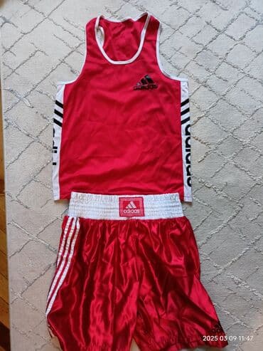 bədii gimnastika üçün kupalniklər: Adidas boks dəsti - Rəng: qırmızı/ağ detallar - Dəst: atlet və şort - — 1