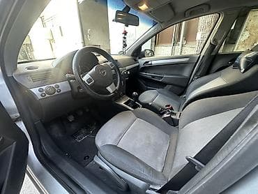 opel astra k: Opel Astra H Caravan (universal), gümüşü rəng. - Kuzov: 5 qapılı — 8