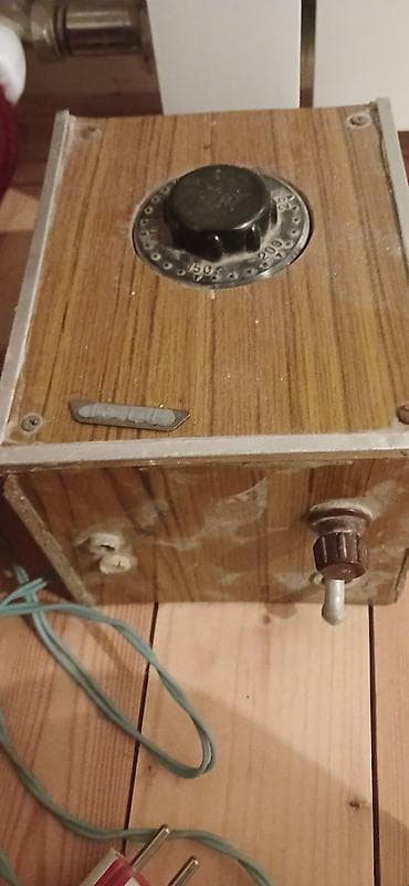 stabilizator 3000w: Məhsul: Köhnə tip elektrik gərginlik/axın tənzimləyicisi — 2