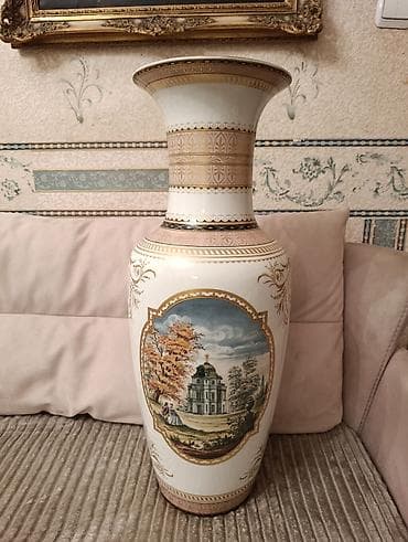 1998 ne ilidi: Kaiser,Belvedere.Almaniya istehsalı, hündürlüyü 70sm — 2