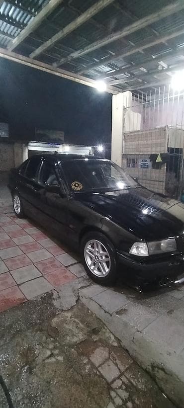 hot wheels bmw: BMW 3 series: 2.5 l | 1996 il Sedan — 3