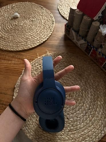 usliter kalonka: JBL TUNE720BT Qöy rəngdəkatobkası varbir iki ay tutur zərətkası — 3