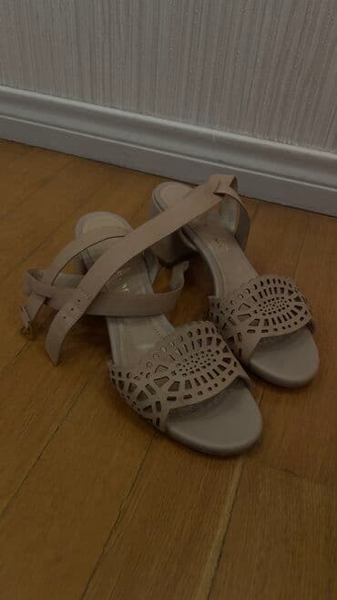 босоножки 27 размера: Размер: 38, цвет - Бежевый, Б/у — 1