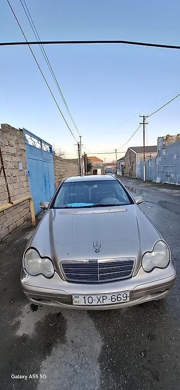 mersedes peci: Mercedes-Benz 220: 2.2 l | 2001 il Sedan — 2