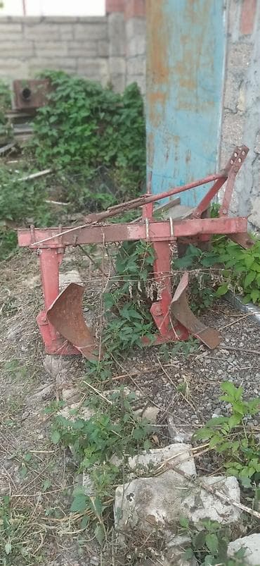 ucuz traktorlar satilir: İşlək vəziyyətdədir 35 at gücü 4.4 çəkəndi 3 silindir Üzərində — 4