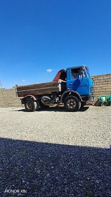 çeşqa 2 mator: MAZ tipli döküm yük maşını – tipper Xüsusiyyətlər: - Hidravlik — 1