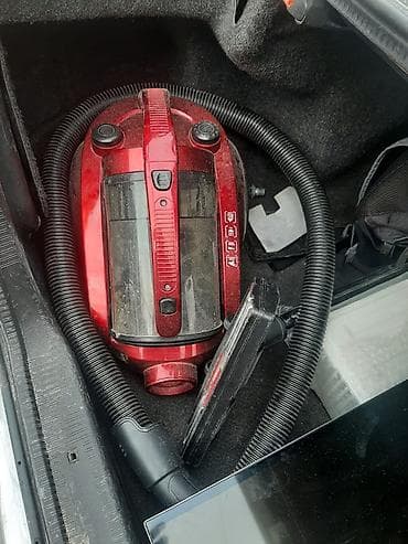 Tozsoran – qırmızı rəng, silindr tipli, konteynerli (toz torbasız)