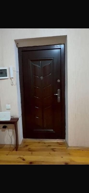 Seyf qapi 210/85sm 190azn Xetai 4392 leli Metal giriş qapısı -