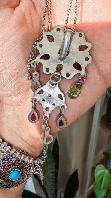 şahmerdan macun terkibi: Boyunbağı, Gümüş, Ünvandan götürmə — 3