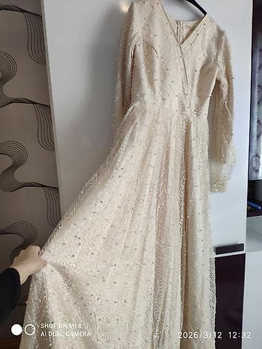 erotik geyim: Zərif uzun ziyafət/libas - Rəng: krem/şampan - Üstü tam bəzəkli: incə — 2