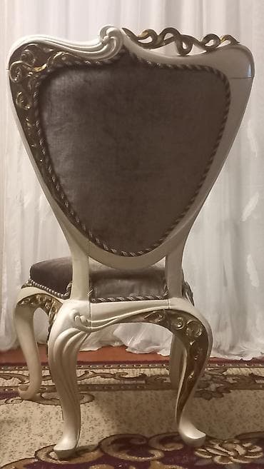 Qonaq otağı üçün, Qatlanmayan, Stul