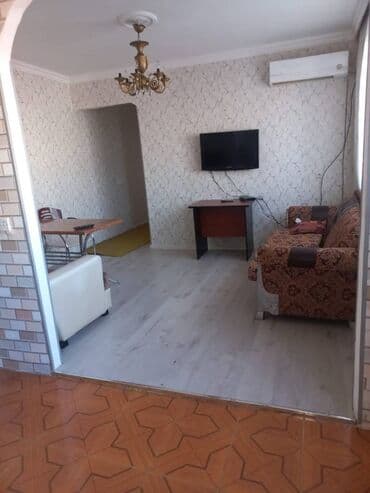 razinde 2 otaqli evler kiraye: Razində tolkuckaya yaxin 5 mertebeli binanın 5-ci mərtəbəsində — 5