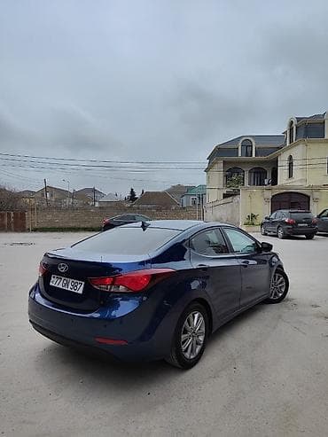 uaz satisi: Hyundai Elantra: 1.8 l | 2015 il Sedan — 3