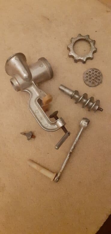 işlənmiş seyflər: Ət çəkən maşın 1978-ci ilin sovet istehsalıdır hər şeyi normaldı — 1