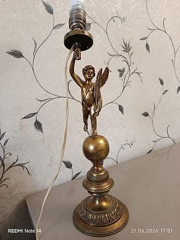 Bürünc dekorativ masa lampası – putto/ mələk fiquru ilə.Avropa — 1