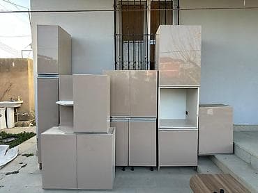 set mebel: Mətbəx mebel dəsti – parlaq bej rəng, müasir minimalist dizayn — 2