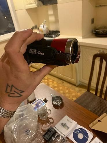 sony xperia z: Sony videokamera. Yeni kimidir, istifadə olunmayıb.mikrokart — 2