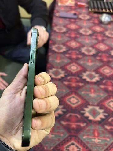 Bentley: IPhone 13, Yaşıl, Face ID — 4